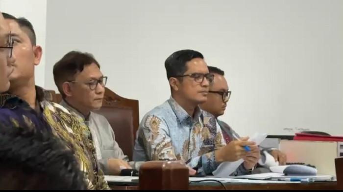 KASUS EKS JAMPIDSUS - Tim hukum mantan Jampidsus Febrie Adriansyah, Febri Diansyah saat hadir dalam sidang perdana Praperadilan kliennya di Pengadilan Negeri Jakarta Selatan, Selasa (18/8/2026)