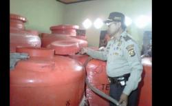 79 Jeriken Solar Diamankan dari Mobil Kijang