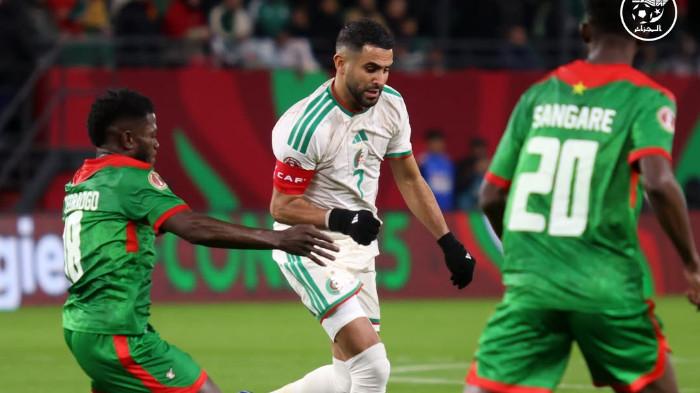 AKSI MAHREZ - Pemain Timnas Aljazair, Riyad Mahrez, dalam pertandingan Grup E Piala Afrika 2025 kontra Burkina Faso di Stade Prince Moulay Hassan, Maroko pada Senin (29/12/2025). (Instagram Timnas Aljazair - 25/12/2025)