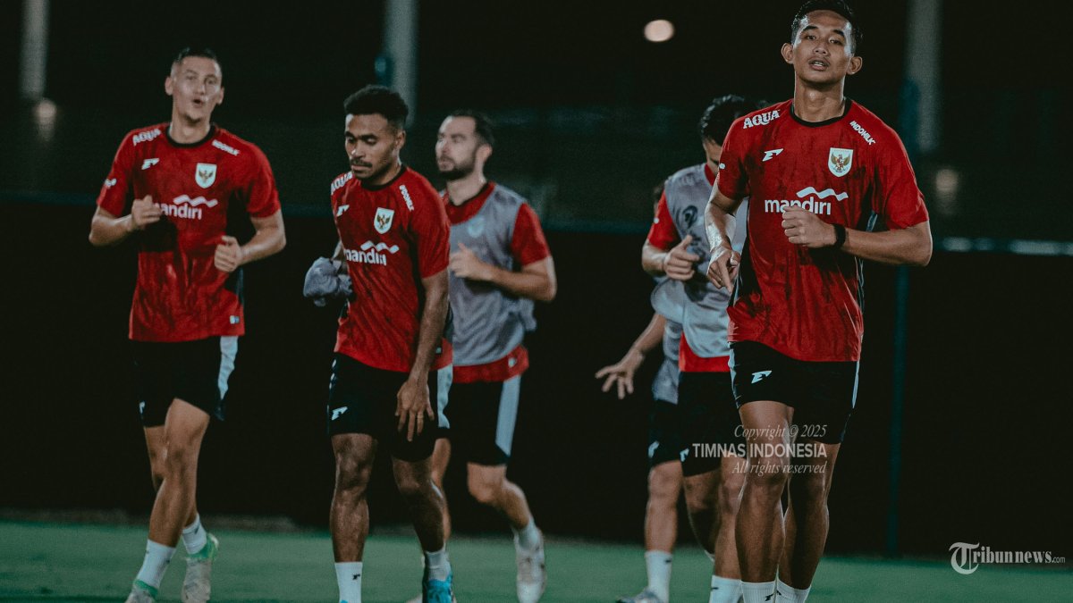SIAP TEMPUR - Pesepakbola Timnas Indonesia berlatih di Jeddah Arab Saudi, Senin (6/10/2025) waktu setempat. Timnas Indonesia siap tempur melawan Arab Saudi pada Kamis dinihari (9/10/2025) WIB di babak keempat Kualifikasi Piala Dunia Zona Asia. TRIBUNNEWS/HO/PSSI