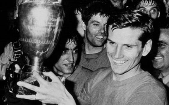 Italia vs Soviet: Lempar Koin Ganti Adu Penalti