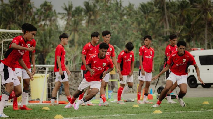 LATIHAN U17 - Suasana latihan Timnas U17 Indonesia di Training Center Bali United menjelang Piala Dunia U17 2025. (Website Bali Utd - 1/8/2025)