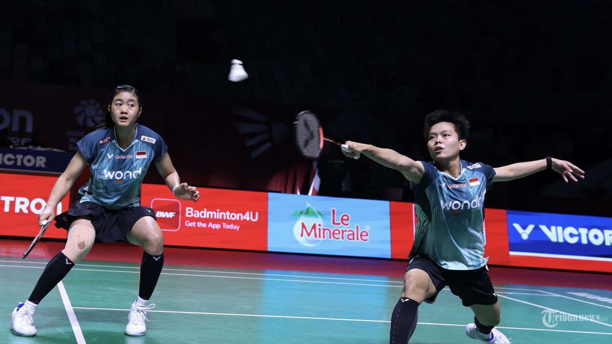 MELAJU - Pebulu tangkis ganda putri Indonesia Amalia Cahaya Pratiwi dan Siti Fadia Silva Ramadhanti saat melawan ganda putri Korea Selatan Baek Ha Na dan Lee So Hee pada babak 32 besar Polytron Indonesia Open 2026 di Istora Senayan, Jakarta, Rabu (3/6/2026). Tiwi/Fadia melaju ke babak 16 besar usai menang rubber gim 21-13, 17-21, dan 21-14. TRIBUNNEWS/PBSI