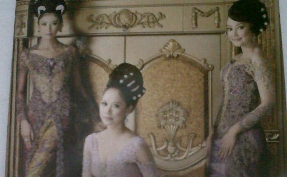 Tampil Cantik dengan Kebaya dalam Glamorous Goddess