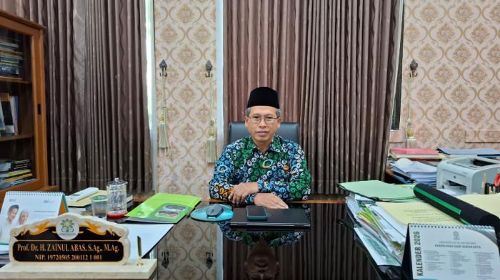 UIN BUKA SPAN-PTKIN - Prof. Dr. H. Zainul Abas, S.Ag., M.Ag., Wakil Rektor I Bidang Akademik dan Pengembangan Kelembagaan, Universitas Islam Negeri Raden Mas Said Surakarta, di kantornya ketika ditemui Tribunnews.com, Kamis (8/1/2026).