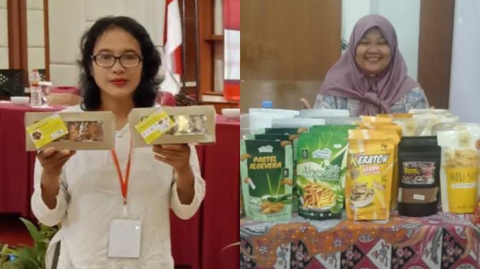 ASURANSI MIKRO - (Kiri) Pengusaha rempah-rempah JaVa Herbal Drink asal Kabupaten Sukoharjo, Yohana dan (Kanan) Pemilik Elyaza Salon sekaligus pengusaha pusat oleh-oleh dari Kabupaten Wonogiri, Novi Tri Rahayu. Keduanya ikut dalam sosialisasi BRI Insurance (BRINS) di Ruangan Anthurium, Rumah Dinas Bupati Karanganyar, Jawa Tengah, Rabu (12/11/2025).