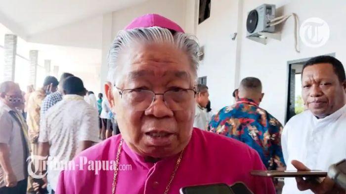 Uskup Agung Merauke Mgr Petrus Canisius Mandagi MSC