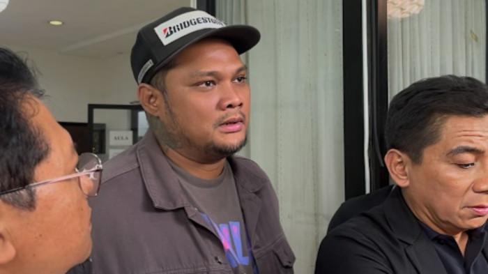VIRGOUN INARA - Virgoun penuhi undangan Komnas Perlindungan Anak usai diadukan Inara Rusli. Virgoun di Komnas Perlindungan Anak, Pasar Rebo Jakarta Timur, Selasa (10/2/2026).