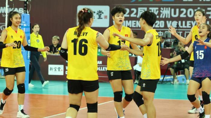VOLI U21 VIETNAM - Foto yang diunduh dari laman resmi Asian Volleyball, Selasa (5/8/2025), memperlihatkan aksi Timnas voli putri U21 Vietnam saat berlaga di ajang Kejuaraan Voli Asia U20 2025.