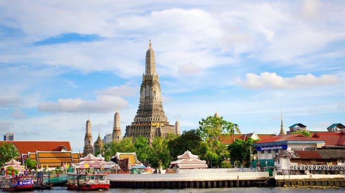 WISATA BANGKOK MASTERCARD - Tangkap layar dari situs Pexels terkait suasana Wat Arun Bangkok yang diunduh pada Rabu (21/5/2025)