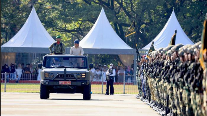 KOMCAD ASN - Wakil Menteri Pertahanan Republik Indonesia (Wamenhan RI) Donny Ermawan Taufanto memimpin Upacara Penetapan Komponen Cadangan (Komcad) Matra Darat Aparatur Sipil Negara (ASN) Pemerintah Provinsi Sulawesi Selatan Tahun Anggaran 2026 di Makassar, Rabu (13/5/2026).