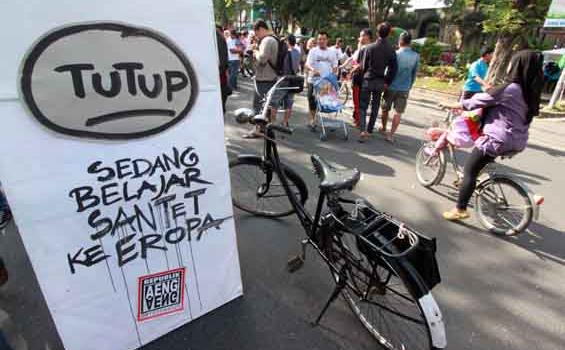 Warga Solo Minta DPR Ngonthel Keluar Negeri Studi Santet