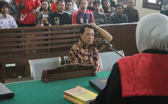 Ratusan Massa Dukung Wawali Magelang di Sidang Perdana