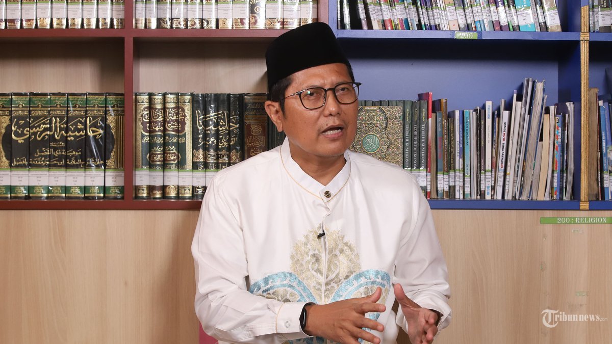 WAWANCARA KHUSUS - Wakil Ketua Umum MUI sekaligus Pendiri Pondok Pesantren Cendekia Amanah KH Muhammad Cholil Nafis saat ditemui tim Tribun Network di kawasan Depok, Jawa Barat, Senin (16/2/2026).