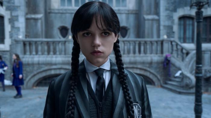 Bagian pertama dari musim terbaru serial fenomenal Wednesday mulai tayang pada Rabu, 6 Agustus 2025. Wednesday Addams (Jenna Ortega) kembali menjelajahi lorong-lorong gotik Nevermore Academy.