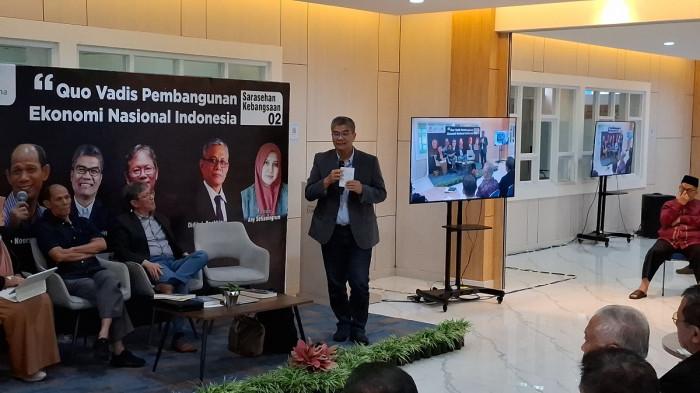PERJANJIAN DAGANG - Ekonom Universitas Paramadina, Wijayanto Samirin, dalam Sarahsehan Kebangsaan Asta Cita Presiden Prabowo dengan topik Quo Vadis Pembangunan Ekonomi Nasional Indonesia di Universitas Paramadina, Jakarta, Rabu (25/2/2026). Ia menyebut Indonesia disebut kalah 3-0 dari Amerika Serikat.