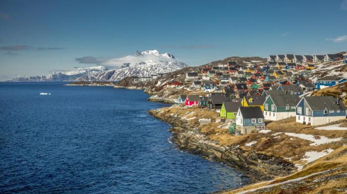 RAKYAT GREENLAND MENOLAK - Hasil jajak pendapat menegaskan penolakan keras rakyat Greenland terhadap rencana pengambilalihan wilayah otonom Denmark tersebut oleh Amerika Serikat. Uni Eropa (UE) menyatakan siap memberikan bantuan keamanan bagi Greenland jika Denmark memintanya.
