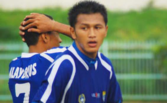 Zaenal Arif Pilih Habiskan Liburan di Bandung - TribunNews.com