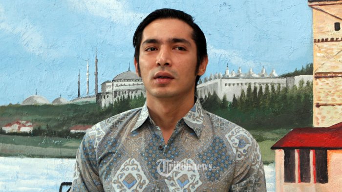 Tanpa Dipaksa, Anak Abimana Aryasatya Meniru Ayah Ibunya Berpuasa