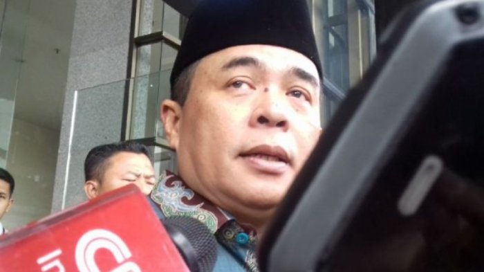 Akom Tetap Bantah Soal Aliran Dana Rp 1 Miliar