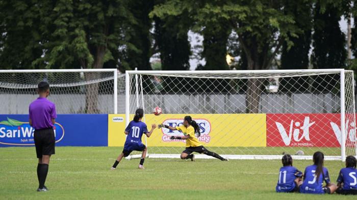 adu penalti Soccer Challenge Surabaya Seri 2