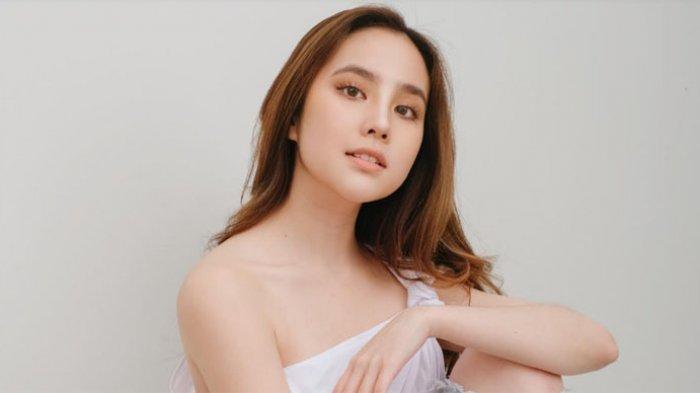 Rilis Single Baru, Agatha Chelsea Ajak Milenials Move On dari Toxic Releationsip