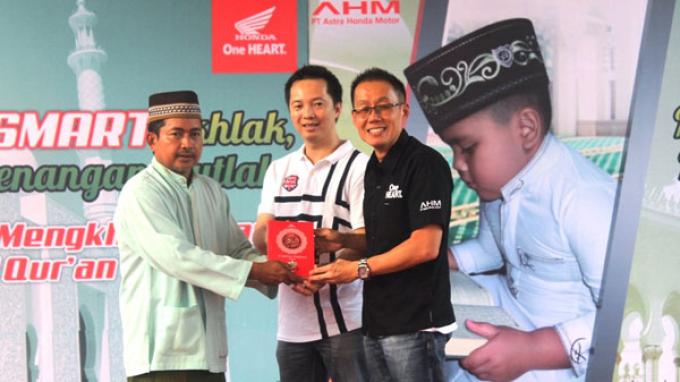 Safari Ramadhan Honda Donasikan 24.525 Alquran