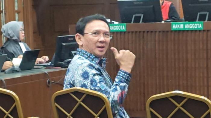 AHOK JADI SAKSI - Sidang kasus dugaan korupsi tata kelola minyak mentah dan produk kilang PT Pertamina (Persero), PN Tipikor Jakpus, pada Selasa (27/1/2026). Komisaris Utama (Komut) Pertamina periode 2019-2024, Basuki Tjahaja Purnama atau Ahok jadi saksi di persidangan.
