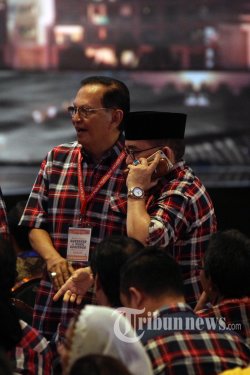 Roy Marten Berkemeja Kotak-kotak: Saya Ingin Beri Energi Positif Buat Ahok
