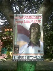 Di Tangsel Sejumlah Alat Peraga Caleg Digunting Kepalanya