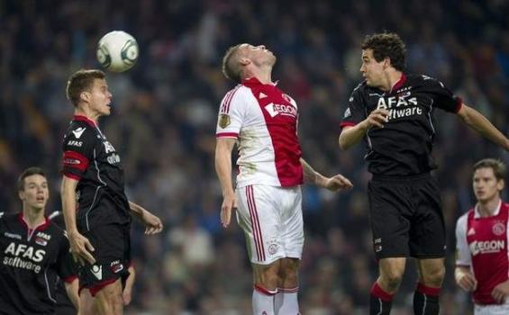 Ajax Buka Musim Dengan Imbang Lawan AZ