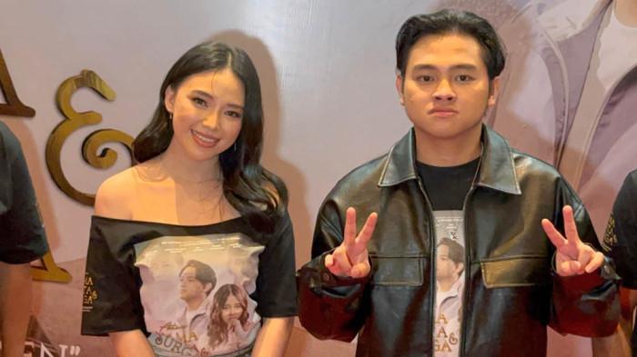 KEKASIH - Anneth Delliecia dipasangkan dengan Aldy Maldini dalam film Antara Mama, Cinta, dan Surga (AMCS)'
