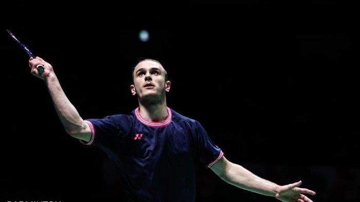 Aksi dari tunggal putra Prancis, Alex Lanier di ajang bertajuk Japan Open 2024 saat melawan Kenta Nishimoto (Jepang).