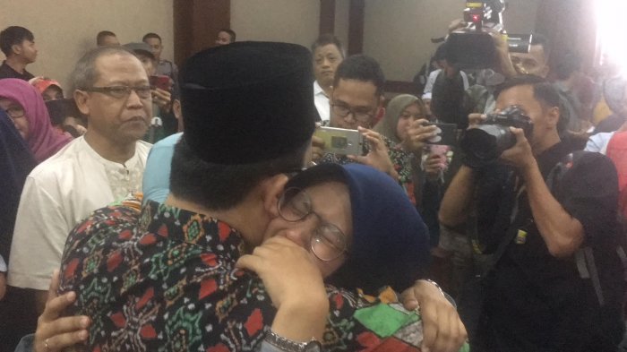 Alfian Tanjung Divonis Bebas, Ini Komentar Sang Anak