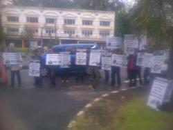 Aliansi Masyarakat Jogja Peduli Demo Rapim Ditjen Pajak