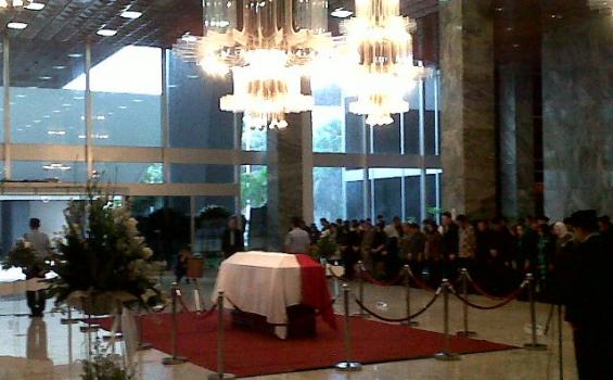 DPR RI Beri Penghormatan Terakhir ke Almarhum Subagyo