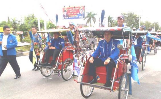 Ibas ke Markas Demokrat Hindari Wartawan