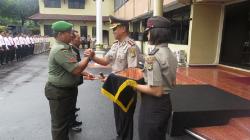 Berhasil Gagalkan Tindak Pidana Narkotika Babinsa Koramil Grogol Diberi Penghargaan