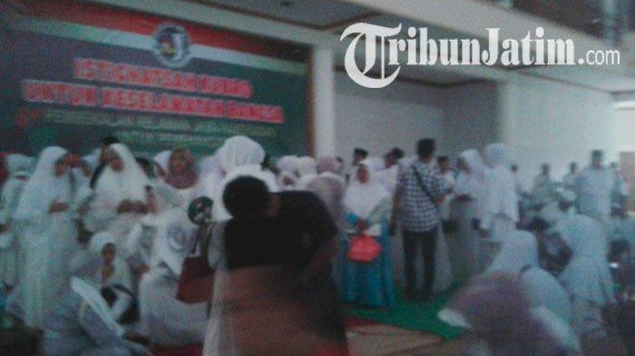 BREAKING NEWS - Acara Relawan Jokowi - Ma'ruf Amin di Pamekasan Dilanda Angin Puting Beliung