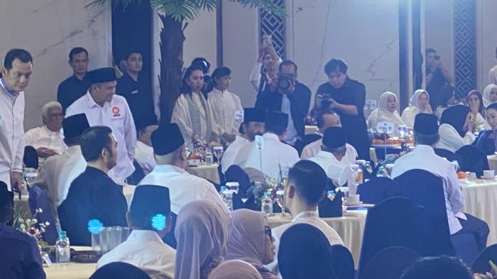ACARA NASDEM - Potret acara buka puasa bersama yang digelar Partai NasDem di NasDem Tower, Jakarta, Kamis (19/2/2026). Dalam kesempatan tersebut Anies Baswedan tampak mencium tangan Ketua Umum Partai NasDem.