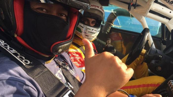 Pebalap Tim Pertamina Campos Racing Ajak Wartawan Keliling Sirkuit Sentul