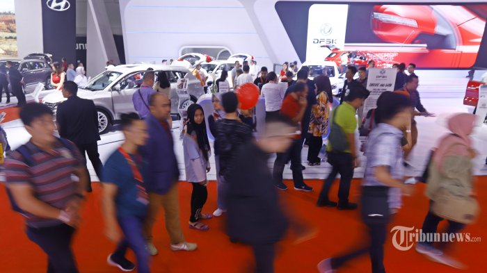 Tak Terpengaruh Cuaca di Jakarta Pengunjung Telkomsel IIMS 2019 Tetap Antusias