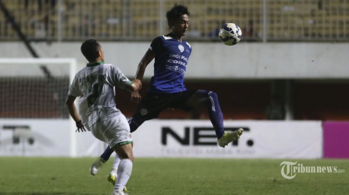 Al Farizie Beradaptasi Main di Posisi Bek Kanan Arema
