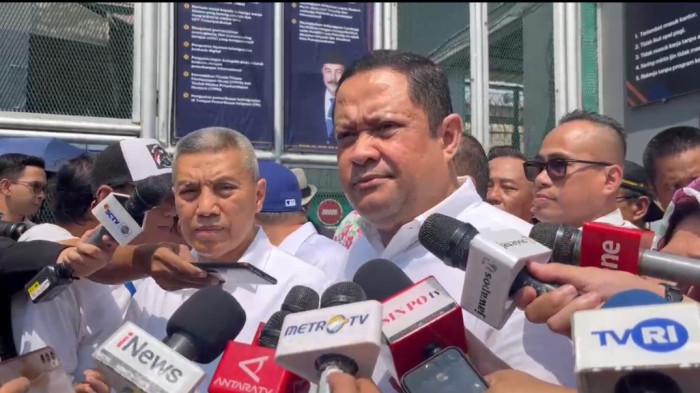 ABOLISI TOM LEMBONG: Keterangan Kuasa hukum Tom Lembong, Ari Yusuf Amir di sela-sela menjenguk kliennya di Rutan Cipinang, Jakarta Timur, Jum'at (1/8/2025). Ari mengklaim Keputusan Presiden (Keppres) terkait abolisi Tom Lembong Bakal Keluar Hari Ini dan berharap kliennya segera bebas dari tahanan.