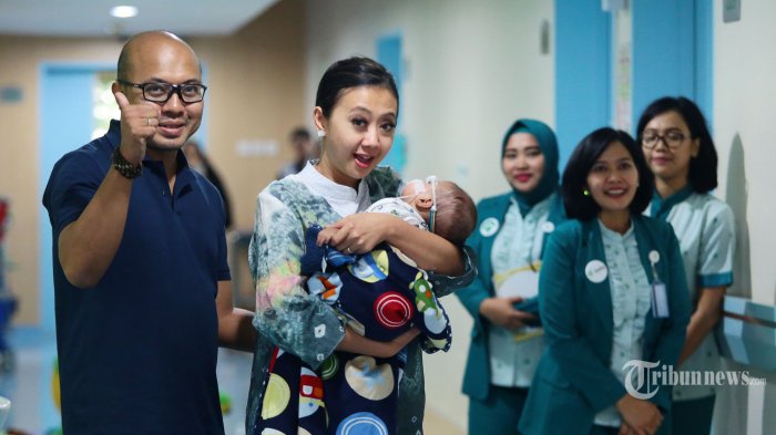 Ibran, Anak Asri Welas Harus Pakai Kacamata Sejak Bayi, Begini Kabarnya Sekarang! Sudah Sekolah Lo