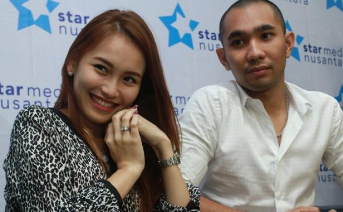 Ayu Ting Ting Merasa Tak Penting Kabarkan Kelahiran Bayinya Pada Enji