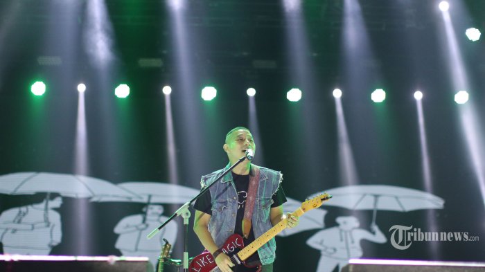 Kunci Gitar Ujung Pertemuan - The Rain, Chord C: di Ujung Pertemuan Ini, Kau Terlihat Indah Sekali