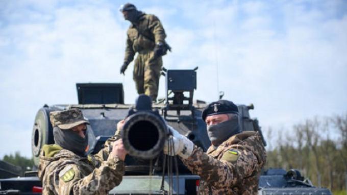 Jerman diam-diam mengirim paket senjata dalam jumlah besar ke Ukraina yang mencakup tank, kendaraan lapis baja dan sistem pertahanan udara dan sudah tiba di Ukraina awal Juli 2024