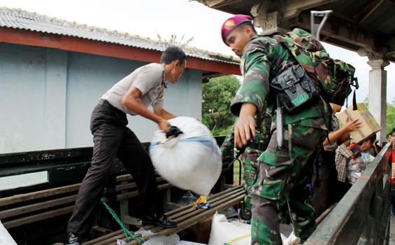 Warga Keluhkan Pembagian Tenda dan Perlengkapan