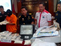 Dua TKI Bawa Sabu Seberat 7.378 Gram